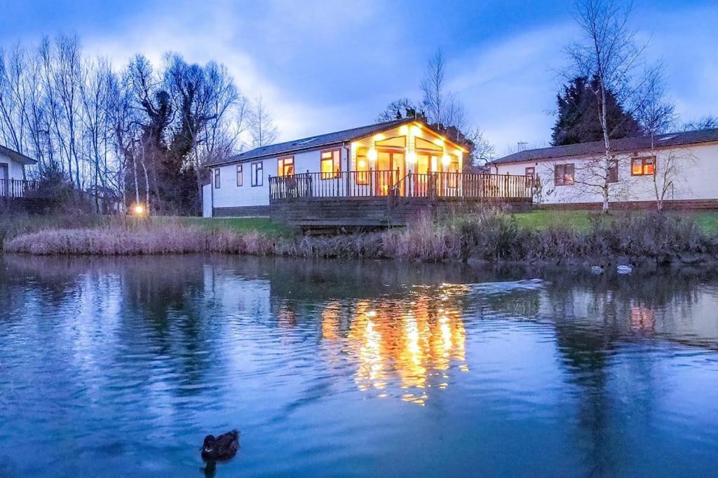 Lakeside View Wisbech Extérieur photo