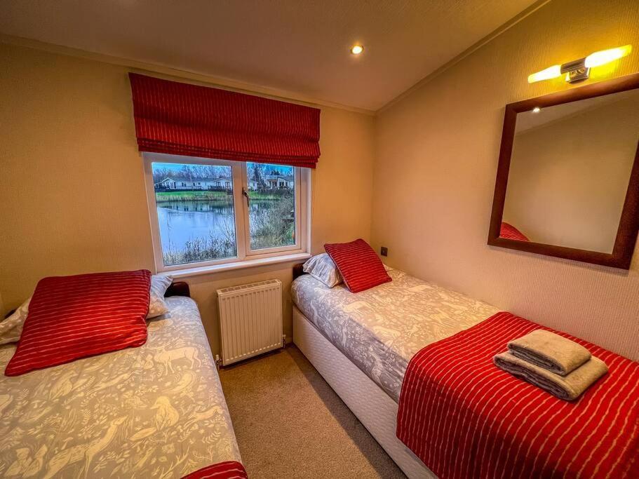 Lakeside View Wisbech Extérieur photo