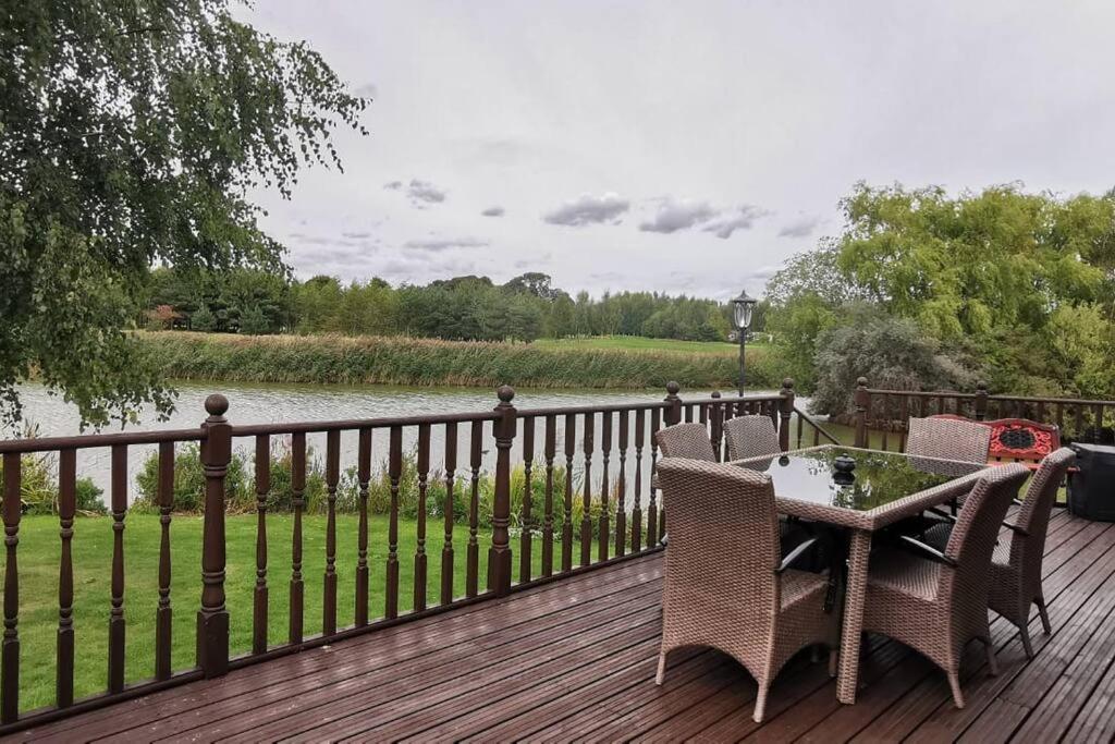 Lakeside View Wisbech Extérieur photo